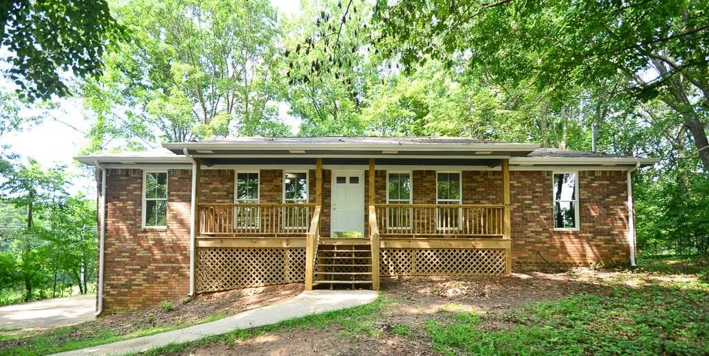 4 bedroom, 1,948 sq ft single family residence sold at 4879 Old Briar Trail, Douglasville, GA 30135