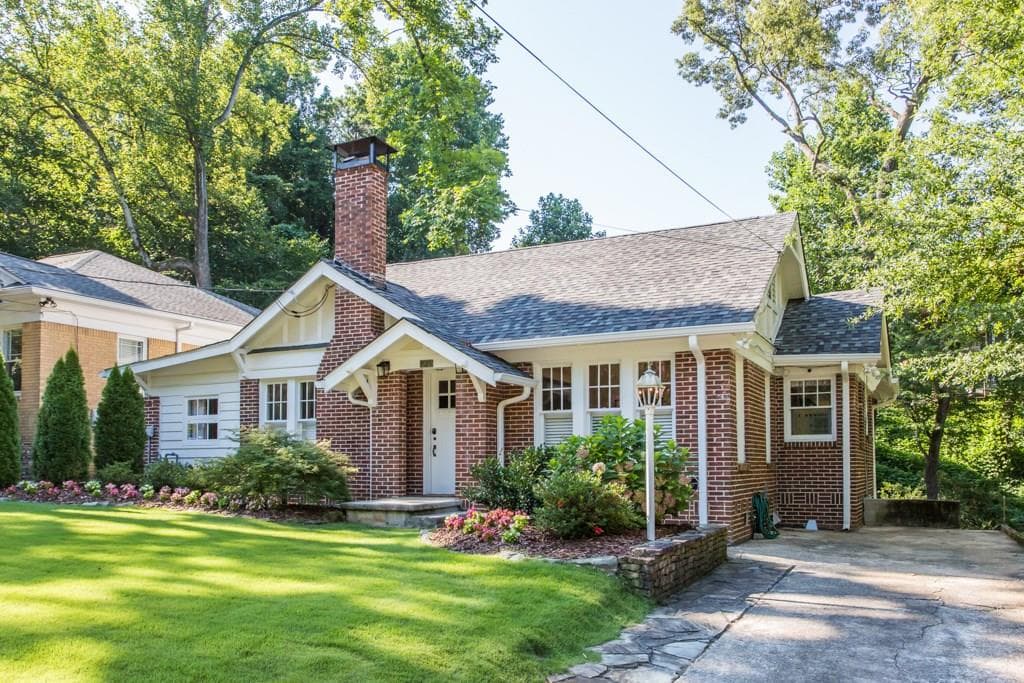3 bedroom, 1,594 sq ft single family residence sold at 721 Yorkshire Road, Atlanta, GA 30306