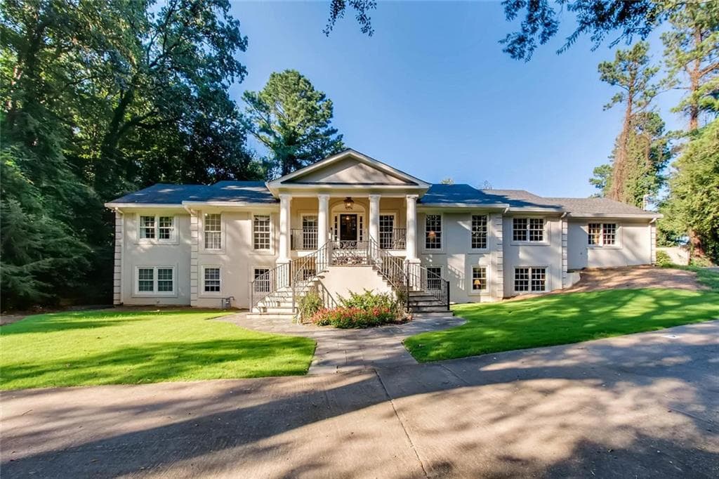 5 bedroom, 5,268 sq ft single family residence sold at 3701 Cloudland Drive, Atlanta, GA 30327