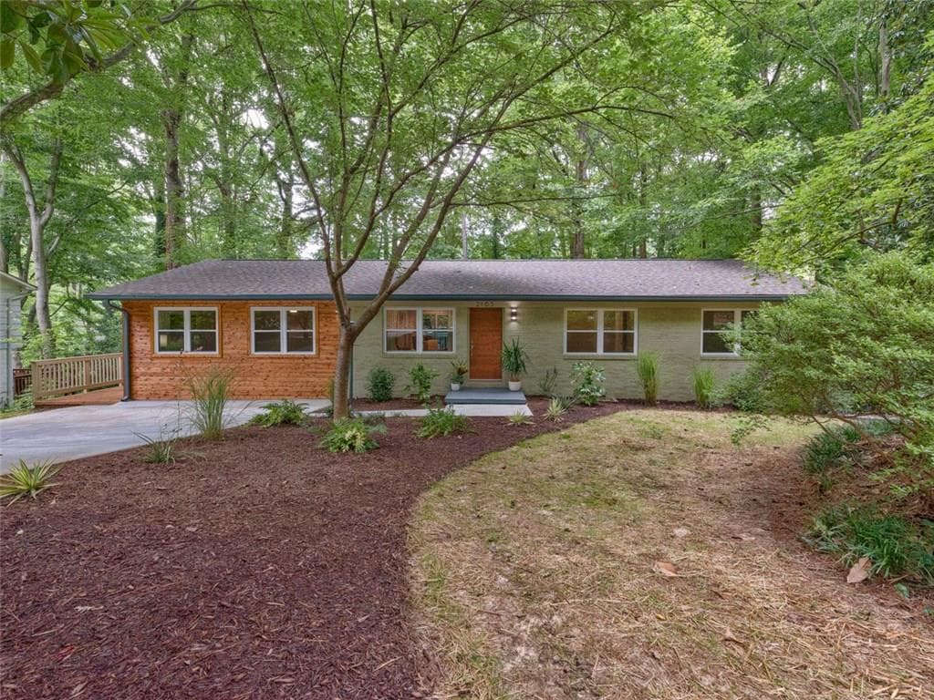 3 bedroom, 1,660 sq ft single family residence sold at 2165 Seaman Circle, Atlanta, GA 30341
