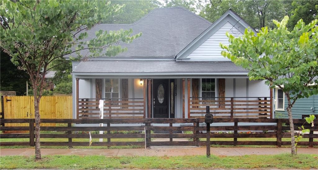 3 bedroom single family residence sold at 3213 E Point Street, East Point, GA 30344