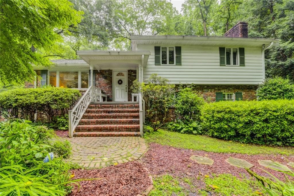 5 bedroom, 2,275 sq ft single family residence sold at 1147 Clifton Road, Atlanta, GA 30307