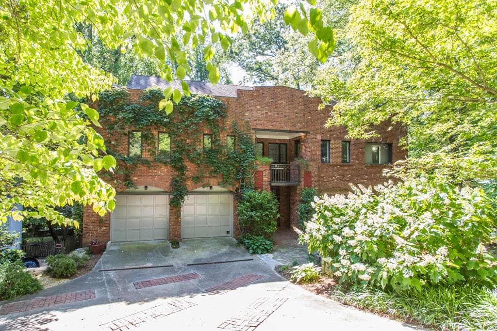 4 bedroom, 4,317 sq ft single family residence sold at 315 Chelsea Circle, Atlanta, GA 30307