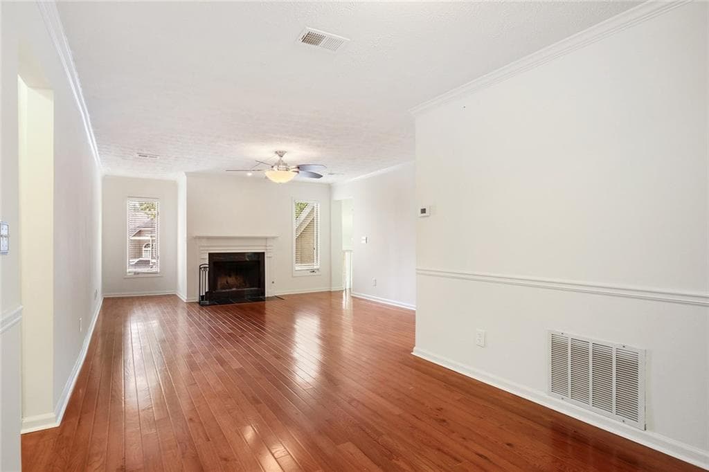 2 bedroom, 1,450 sq ft condominium sold at 35 Saint Claire Lane, Atlanta, GA 30324