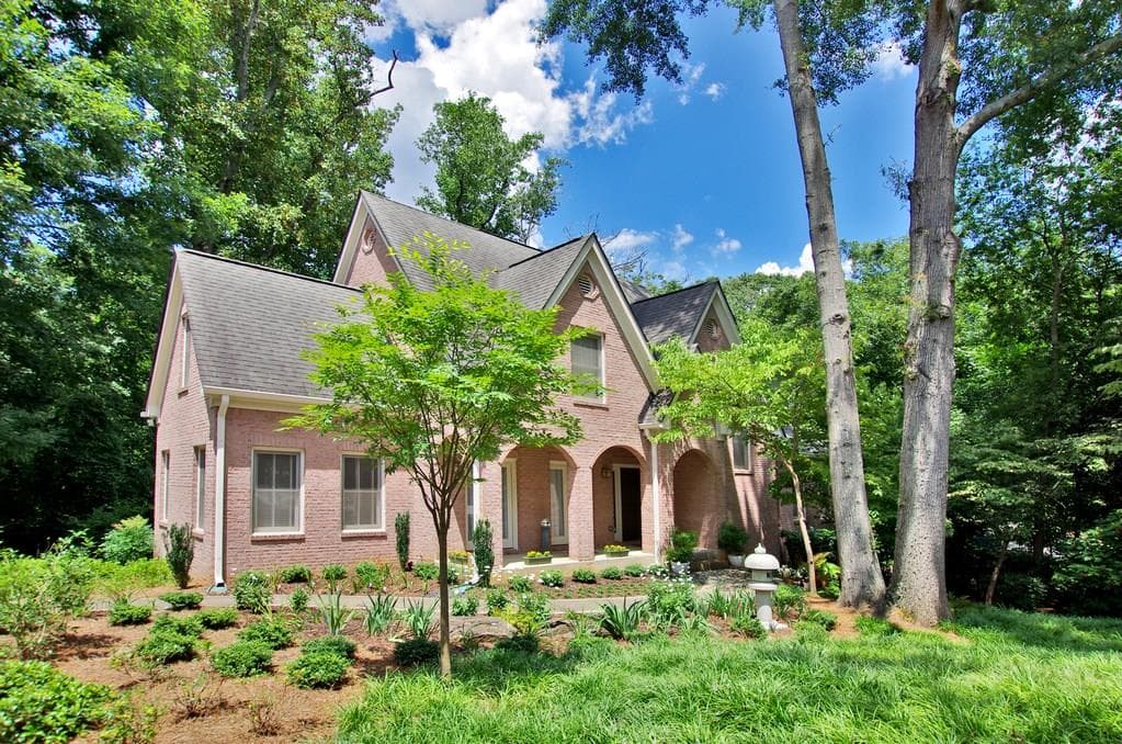 4 bedroom, 3,004 sq ft single family residence sold at 405 Lakeshore Drive, Atlanta, GA 30307