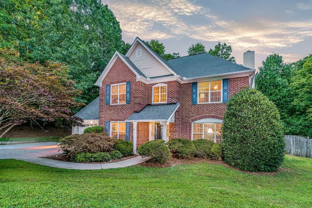 4 bedroom, 2,542 sq ft single family residence sold at 5386 Cross Creek Cove, Acworth, GA 30102