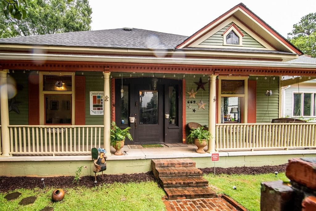 3 bedroom, 2,622 sq ft single family residence sold at 662 SW PEEPLES Street, Atlanta, GA 30310