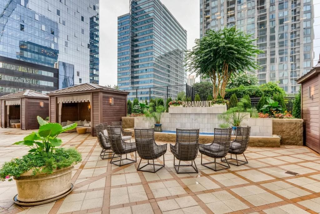 1 bedroom, 880 sq ft condominium sold at 3445 Stratford Road 1906, Atlanta, GA 30326