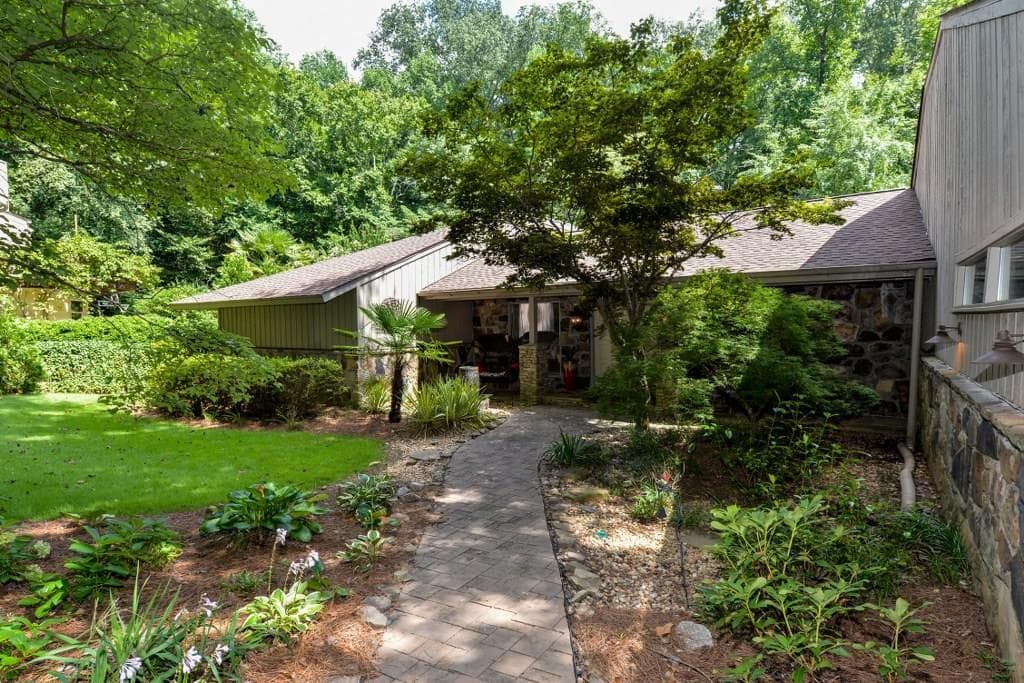 4 Lakeshore Drive, Marietta, GA 30067 — most recent listing photo