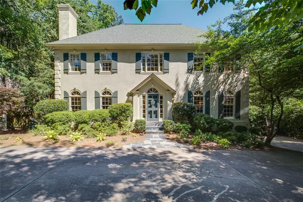 5 bedroom, 4,578 sq ft single family residence sold at 2779 Dover Road, Atlanta, GA 30327