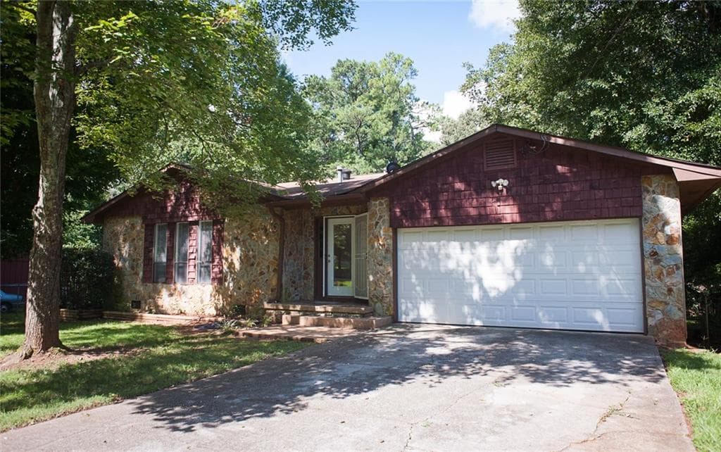 3 bedroom single family residence sold at 2082 Tiffany Lane, Jonesboro, GA 30236