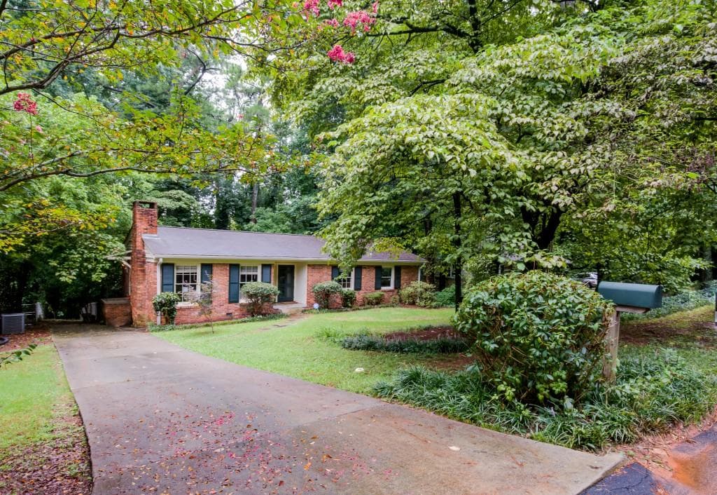 3 bedroom, 1,384 sq ft single family residence sold at 807 Cardova Drive, Atlanta, GA 30324
