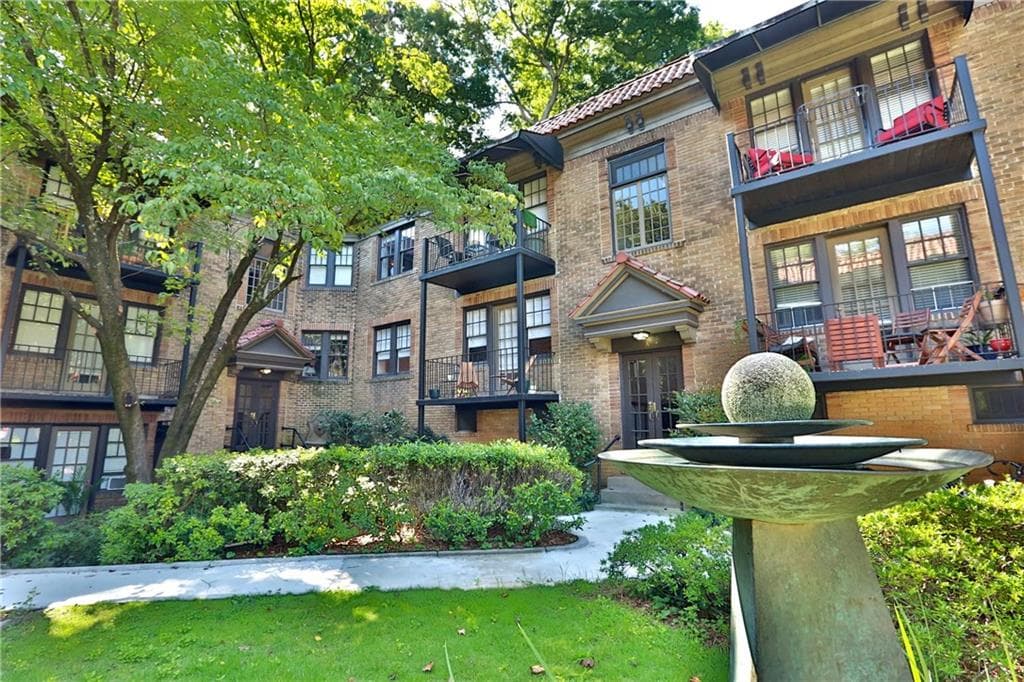 2 bedroom, 637 sq ft condominium sold at 677 Somerset Terrace A2, Atlanta, GA 30306