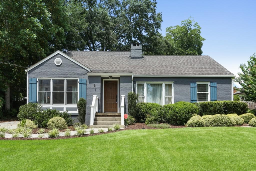 212 Midvale Drive, Atlanta, GA 30342 — most recent listing photo