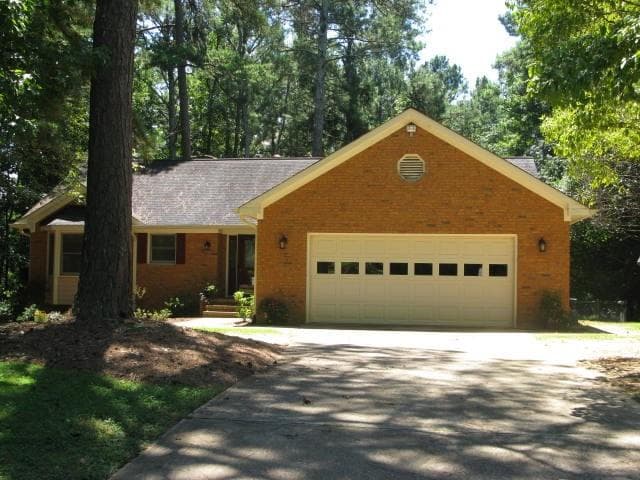 3 bedroom, 1,812 sq ft single family residence sold at 155 Dockside Downs Drive, Woodstock, GA 30189