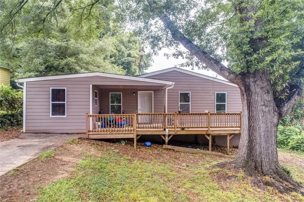 4 bedroom, 1,200 sq ft single family residence sold at 180 Broad Street, Canton, GA 30114