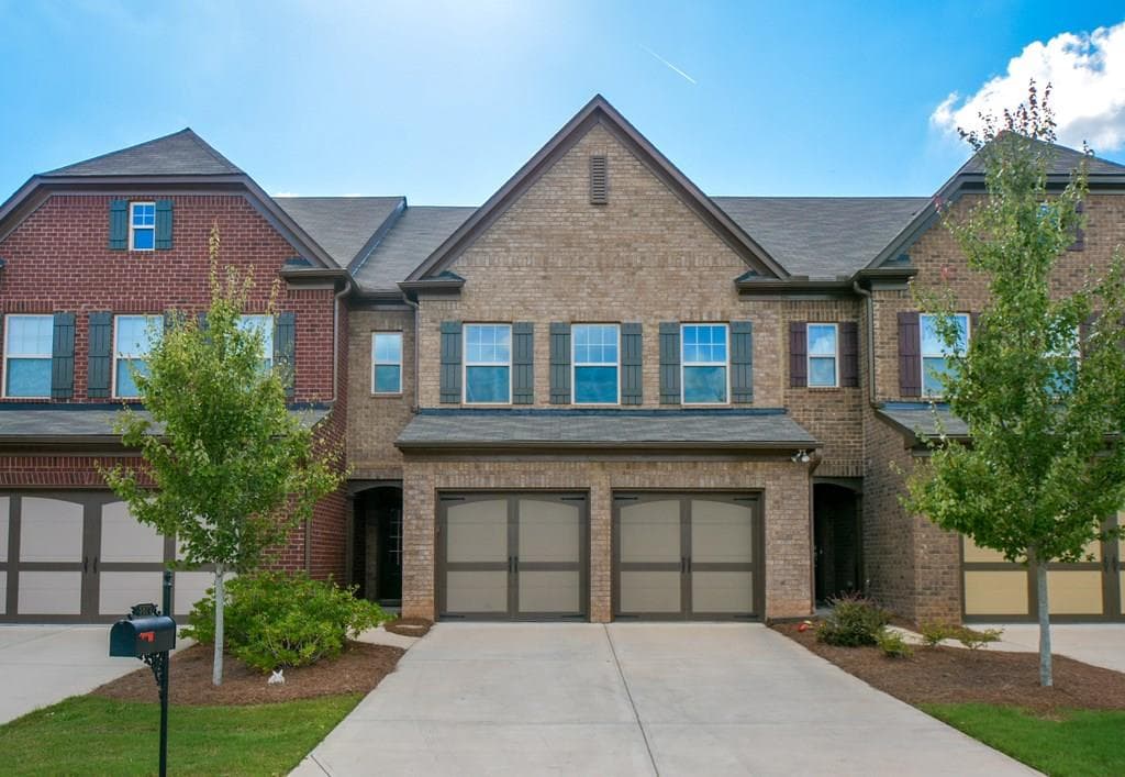 3 bedroom, 1,873 sq ft townhouse sold at 5870 Shiloh Woods Drive, Cumming, GA 30040