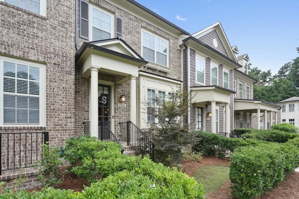 3 bedroom, 2,310 sq ft townhouse sold at 3340 Turngate Court, Atlanta, GA 30341