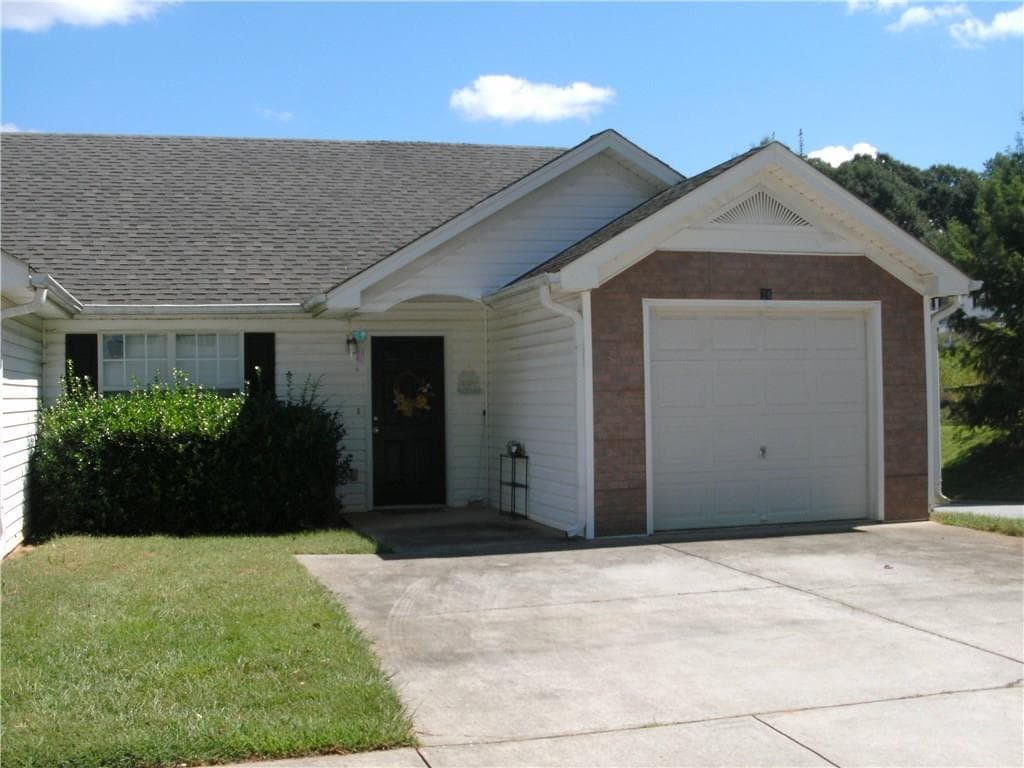 2 bedroom, 876 sq ft townhouse sold at 209 E Wilson Street 34, Villa Rica, GA 30180