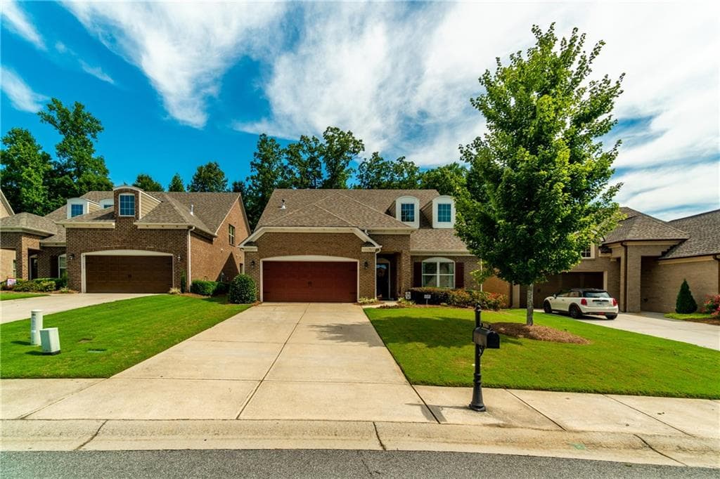3 bedroom, 2,233 sq ft single family residence sold at 304 Vallejo Court, Woodstock, GA 30188