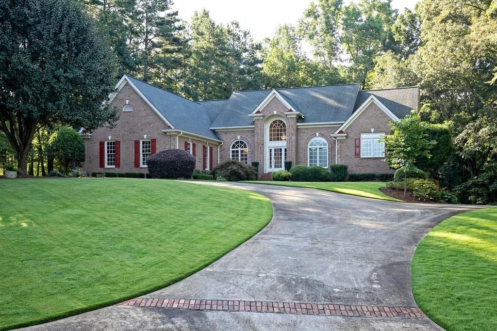 4 bedroom, 3,608 sq ft single family residence sold at 3521 Naples View, Kennesaw, GA 30152