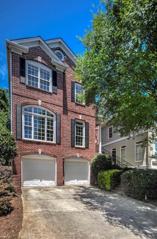 4 bedroom, 3,650 sq ft single family residence sold at 2694 Lenox Road 15, Atlanta, GA 30324