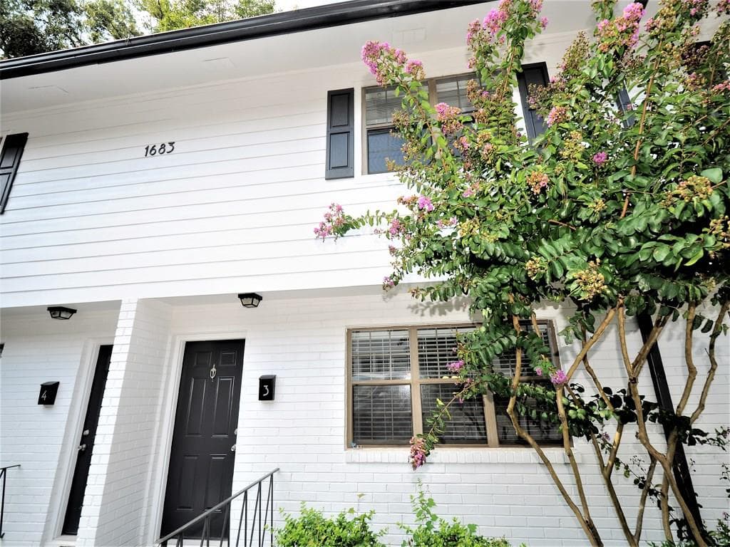 2 bedroom, 1,064 sq ft condominium sold at 1683 Briarcliff Road 3, Atlanta, GA 30306