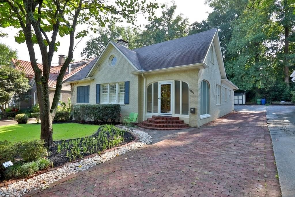 3 bedroom, 2,674 sq ft single family residence sold at 1009 N VIRGINIA Avenue, Atlanta, GA 30306