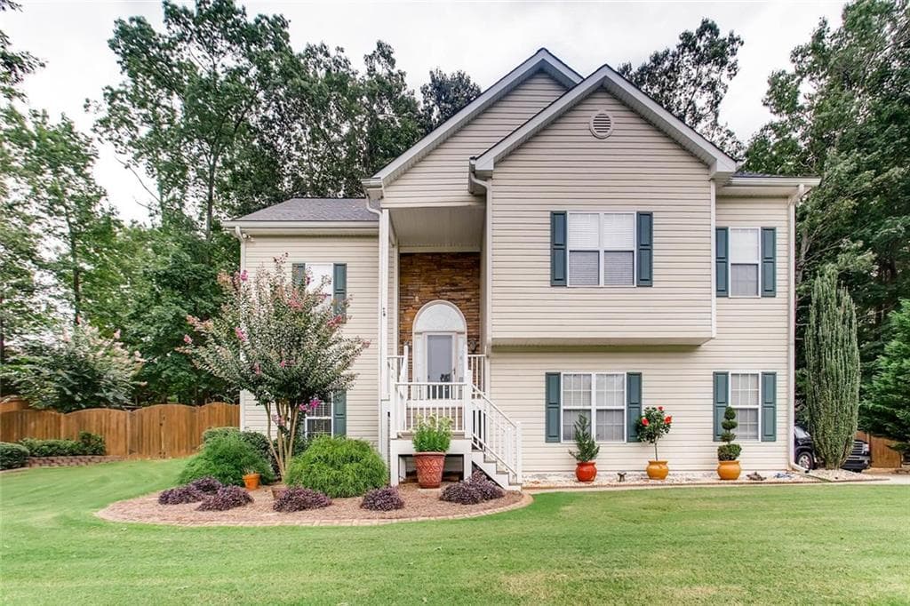 4 bedroom, 2,436 sq ft single family residence sold at 1062 Fieldstone Drive, Canton, GA 30114