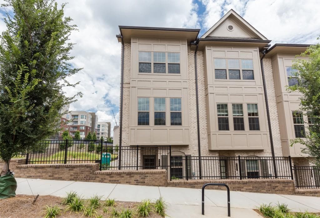 2 bedroom, 1,440 sq ft townhouse sold at 569 Broadview Place 49, Atlanta, GA 30324