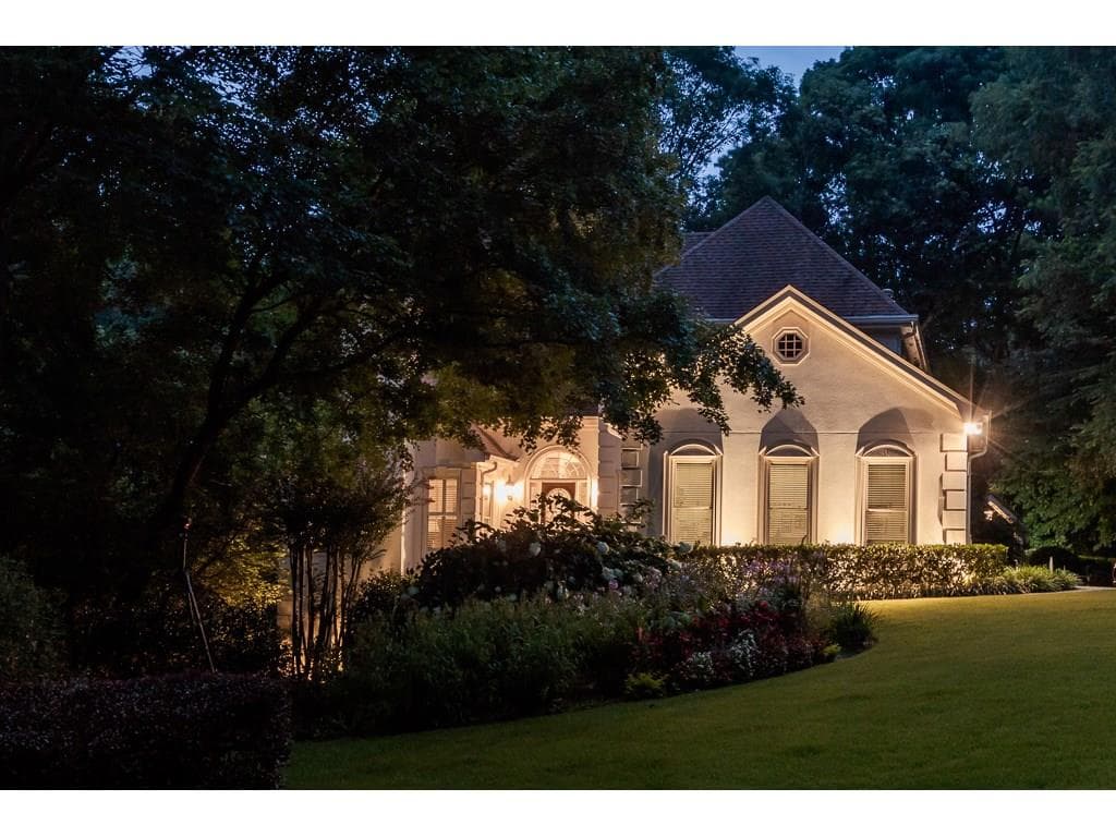 5 bedroom, 5,550 sq ft single family residence sold at 2930 Coles Way, Atlanta, GA 30350