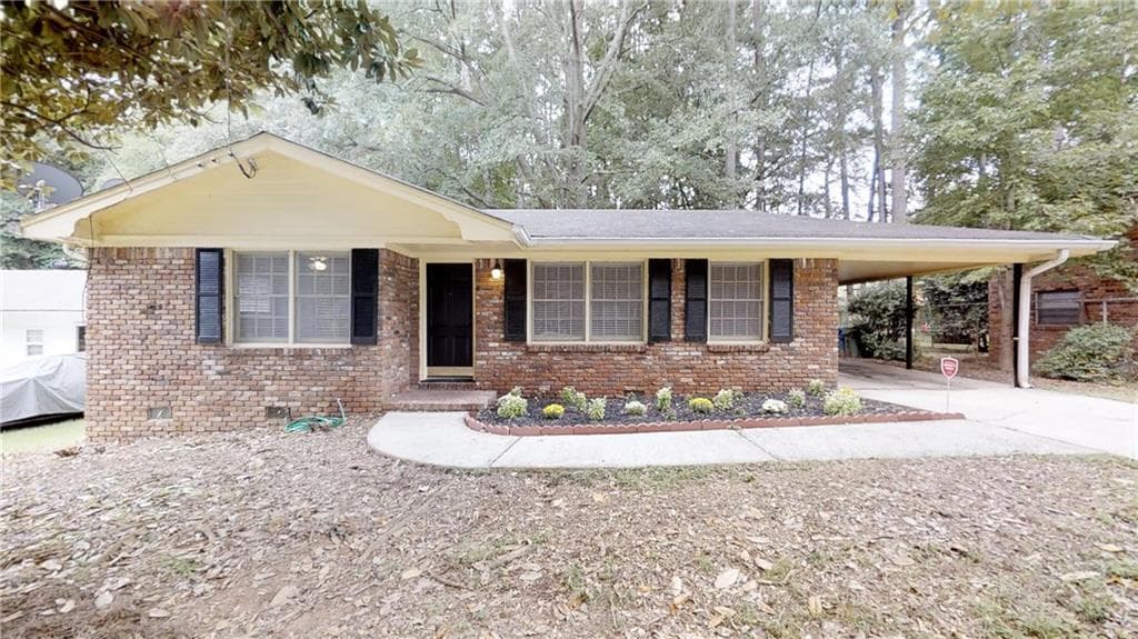 3 bedroom, 1,438 sq ft single family residence sold at 2325 Springdale Circle, Atlanta, GA 30315