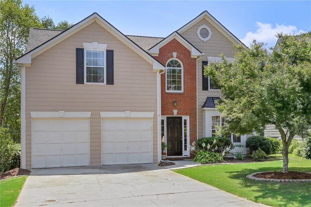 4 bedroom, 2,198 sq ft single family residence sold at 1185 Crabapple Lake Circle, Roswell, GA 30076