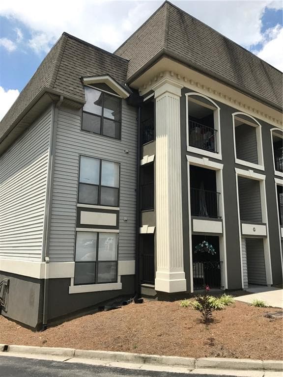 1 bedroom, 720 sq ft condominium sold at 2657 Lenox Road G93, Atlanta, GA 30324
