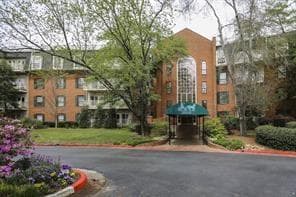 2 bedroom, 1,600 sq ft condominium sold at 28101 Plantation Drive 28101, Atlanta, GA 30324