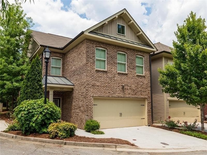 3 bedroom, 2,282 sq ft townhouse sold at 2227 W Village Lane, Smyrna, GA 30080