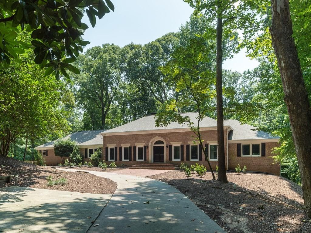 6 bedroom, 3,515 sq ft single family residence sold at 4290 Raintree Lane, Atlanta, GA 30327