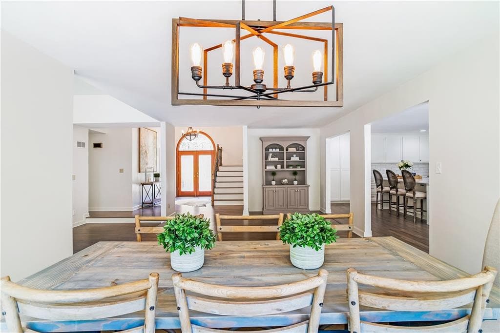 6 bedroom, 4,829 sq ft single family residence sold at 1350 Keans Court, Roswell, GA 30075