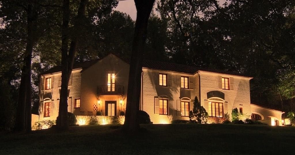 5 bedroom, 4,378 sq ft single family residence sold at 1598 W Sussex Road, Atlanta, GA 30306