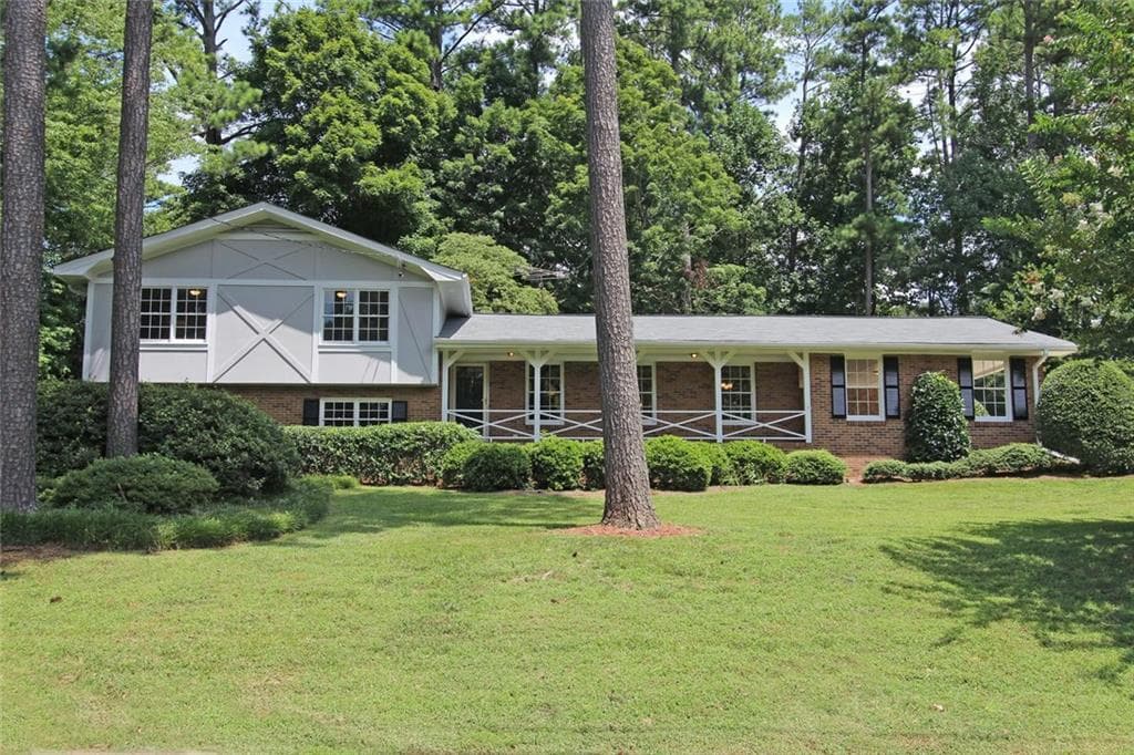 4 bedroom, 2,691 sq ft single family residence sold at 3978 Menlo Drive, Atlanta, GA 30340