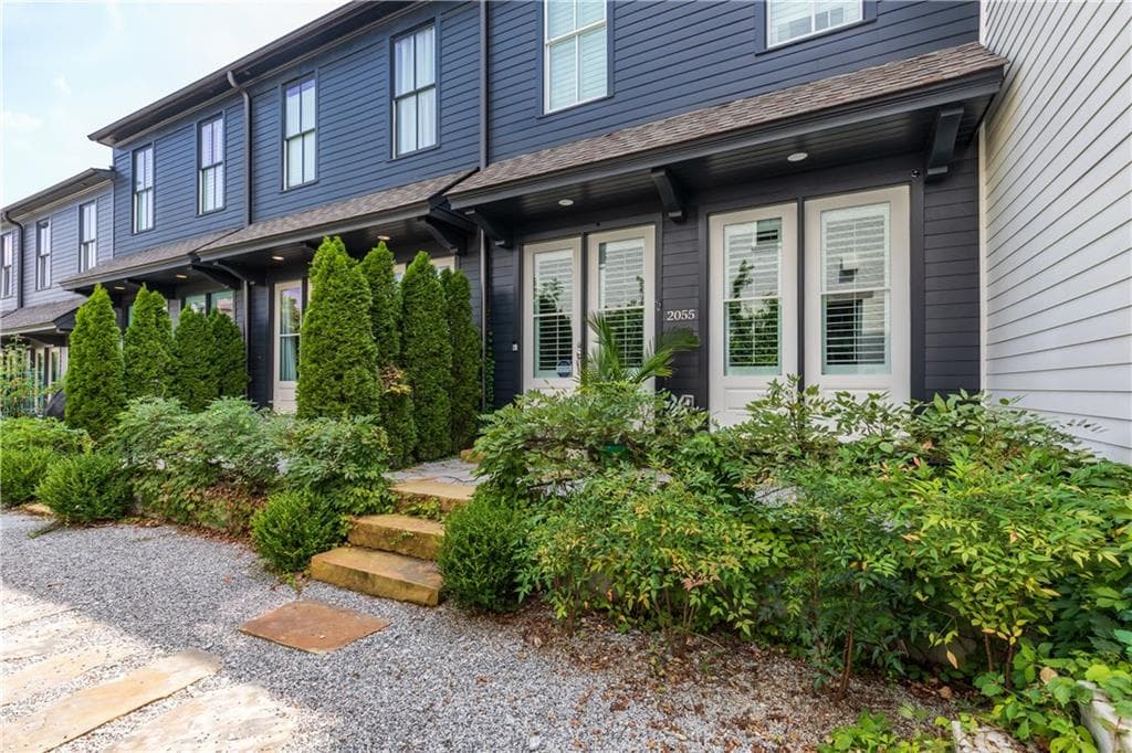 3 bedroom, 2,036 sq ft townhouse sold at 2055 Telfair Circle, Atlanta, GA 30324