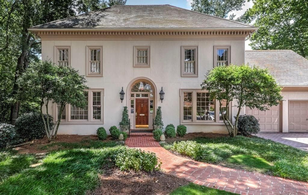 4 bedroom, 3,288 sq ft townhouse sold at 1200 Longcourte Drive, Atlanta, GA 30327