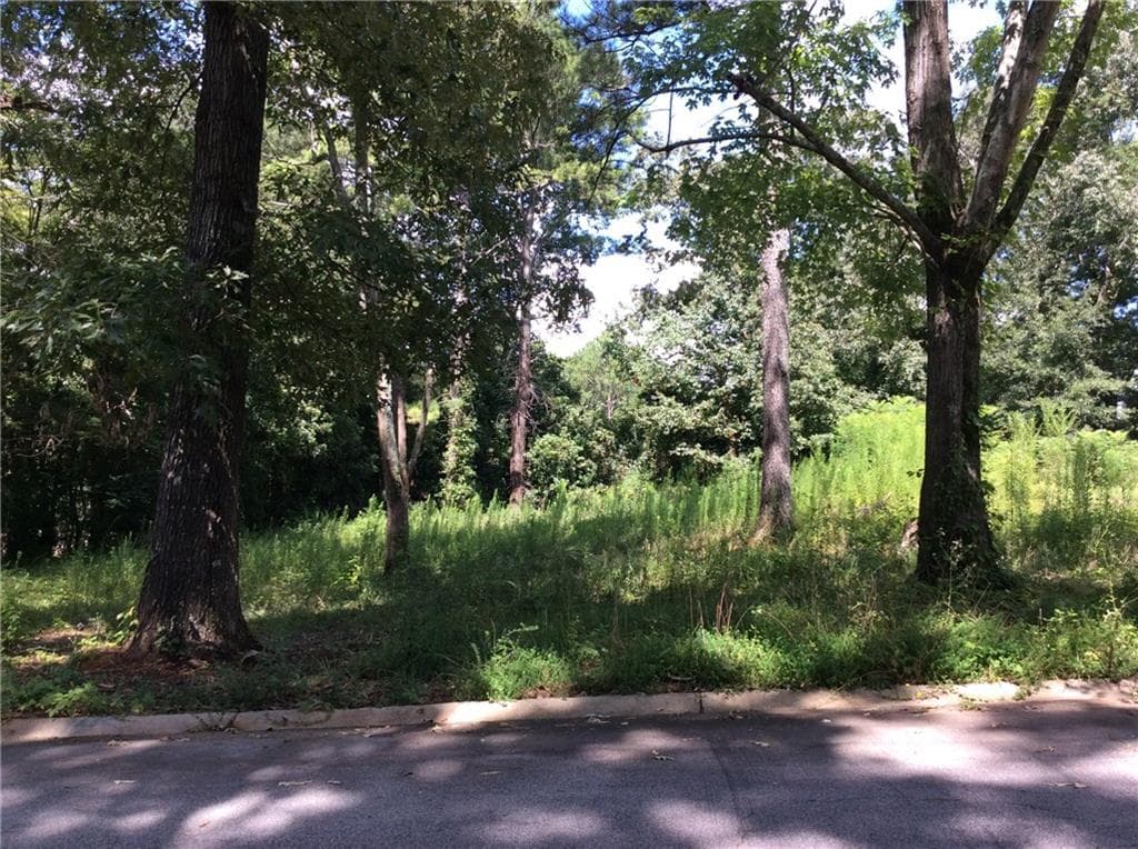 single family residence sold at 3720 Eagle Woods Circle, Lithonia, GA 30038