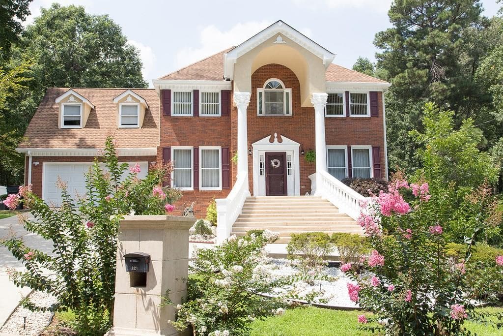 4 bedroom, 4,048 sq ft single family residence sold at 821 Thousand Oaks Drive, Lawrenceville, GA 30043