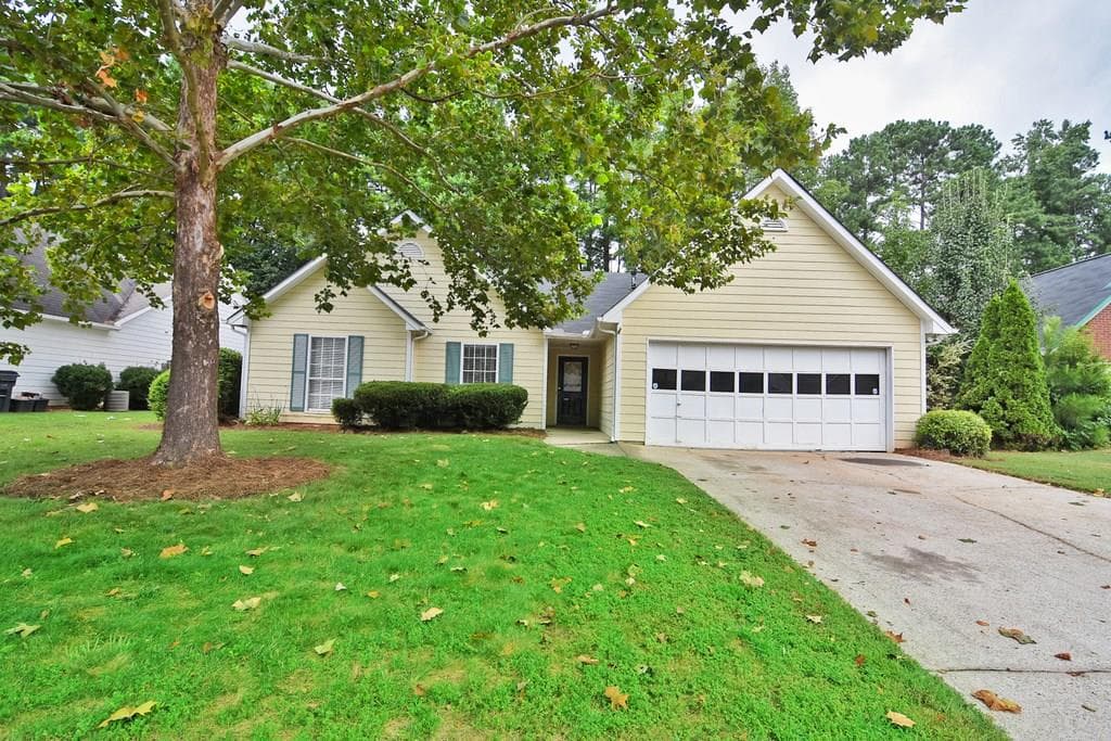 3 bedroom single family residence sold at 440 Paris Drive, Lawrenceville, GA 30043