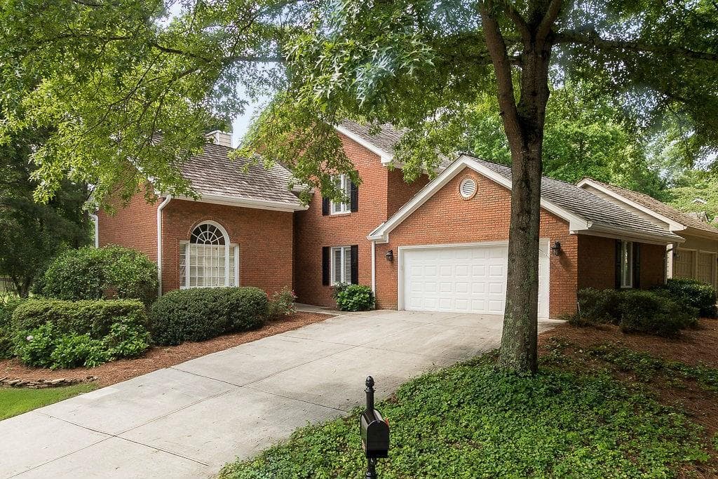 4 bedroom, 2,449 sq ft single family residence sold at 2645 Camden Glen Court, Roswell, GA 30076