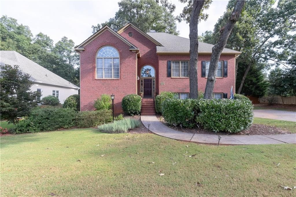 4 bedroom, 3,293 sq ft single family residence sold at 504 Battleview Drive, Smyrna, GA 30082