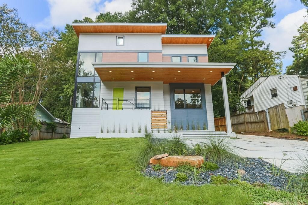 4 bedroom, 2,700 sq ft single family residence sold at 1045 Shepherds Lane, Atlanta, GA 30324