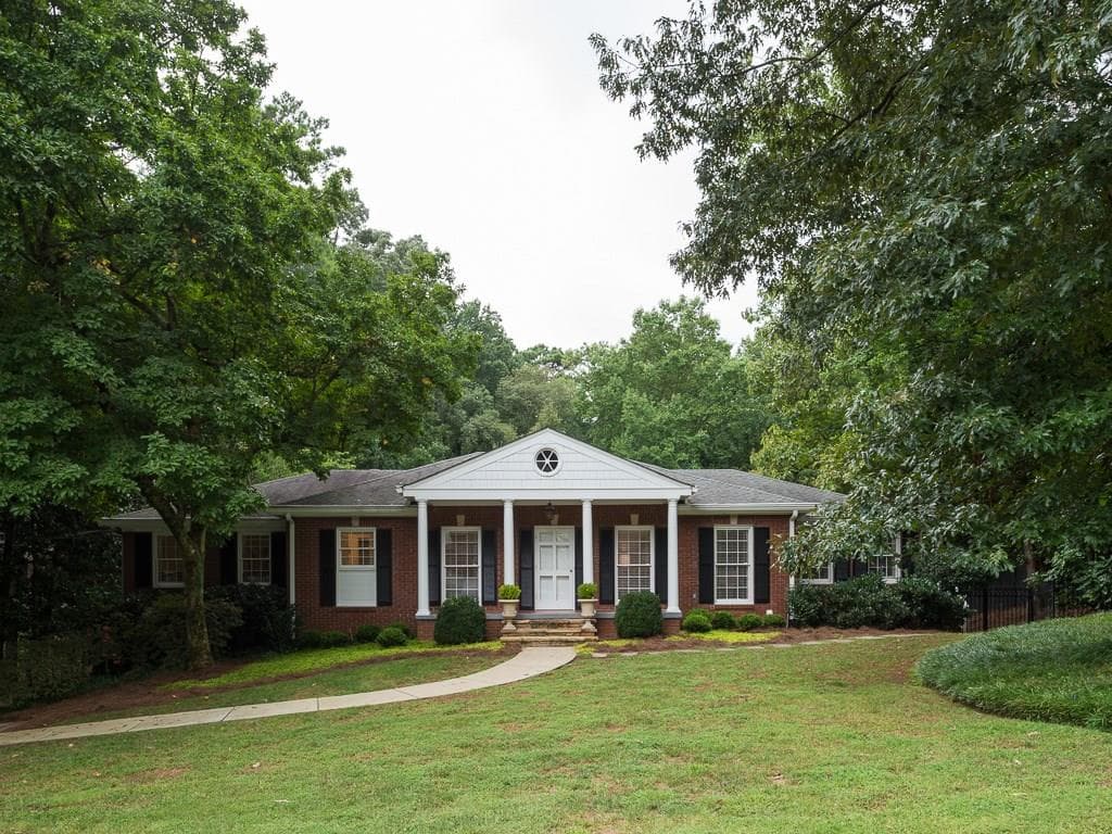 5 bedroom, 3,397 sq ft single family residence sold at 3231 Rockingham Drive, Atlanta, GA 30327