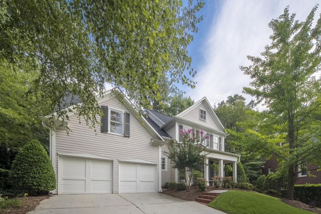 3 bedroom, 2,844 sq ft single family residence sold at 145 Heritage Court, Roswell, GA 30075